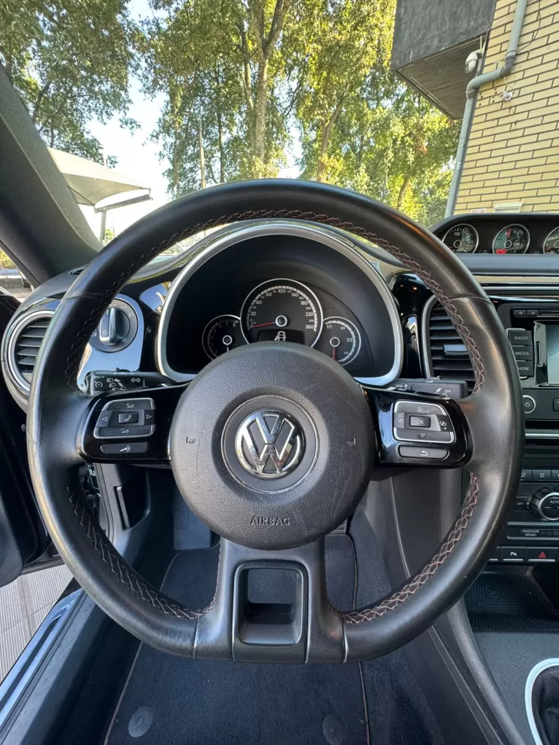 VW New Beetle Cabriolet 2.0 TSI Sport - foto 5