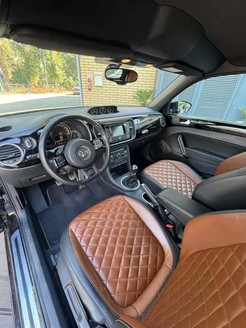 VW New Beetle Cabriolet 2.0 TSI Sport - foto 6