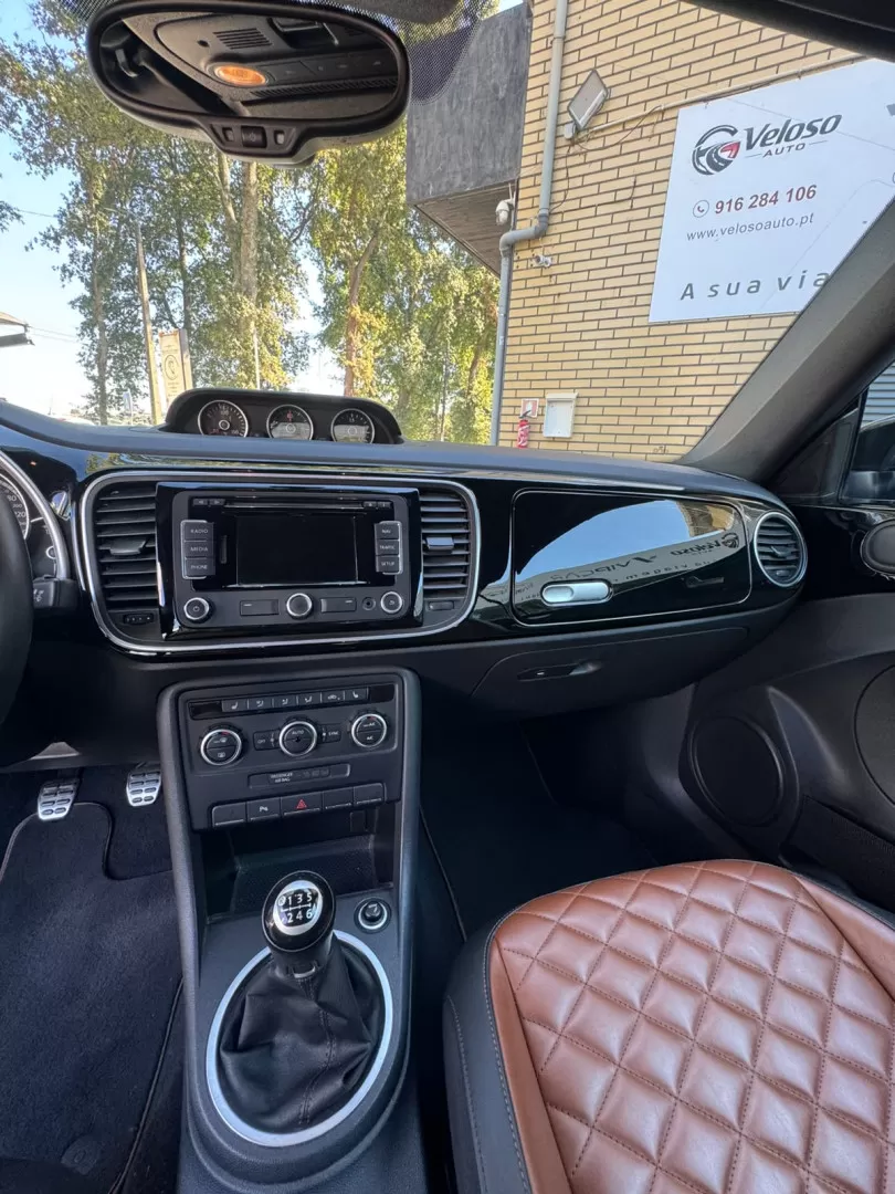 VW New Beetle Cabriolet 2.0 TSI Sport - foto 7