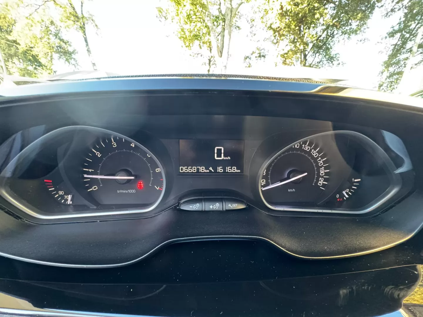 Peugeot 208 1.2 PureTech Style - foto 8