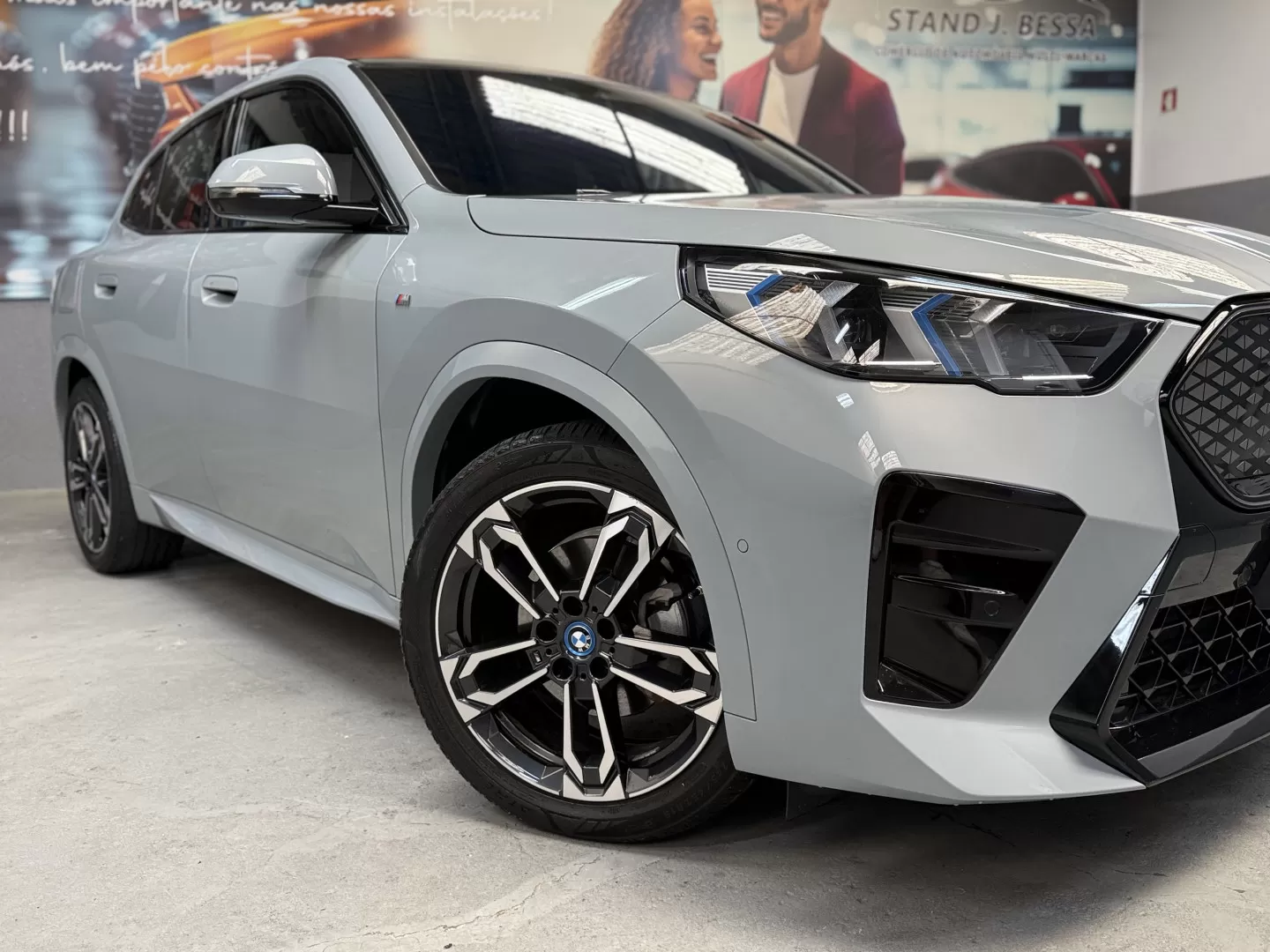 BMW iX2 eDrive20 Pack Desportivo M - foto 2