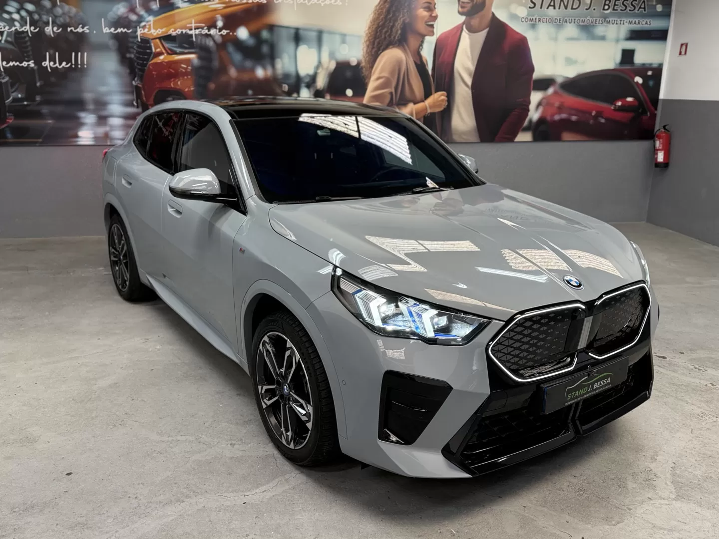 BMW iX2 eDrive20 Pack Desportivo M - foto 4