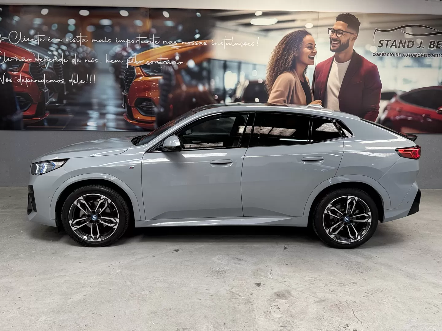 BMW iX2 eDrive20 Pack Desportivo M - foto 6
