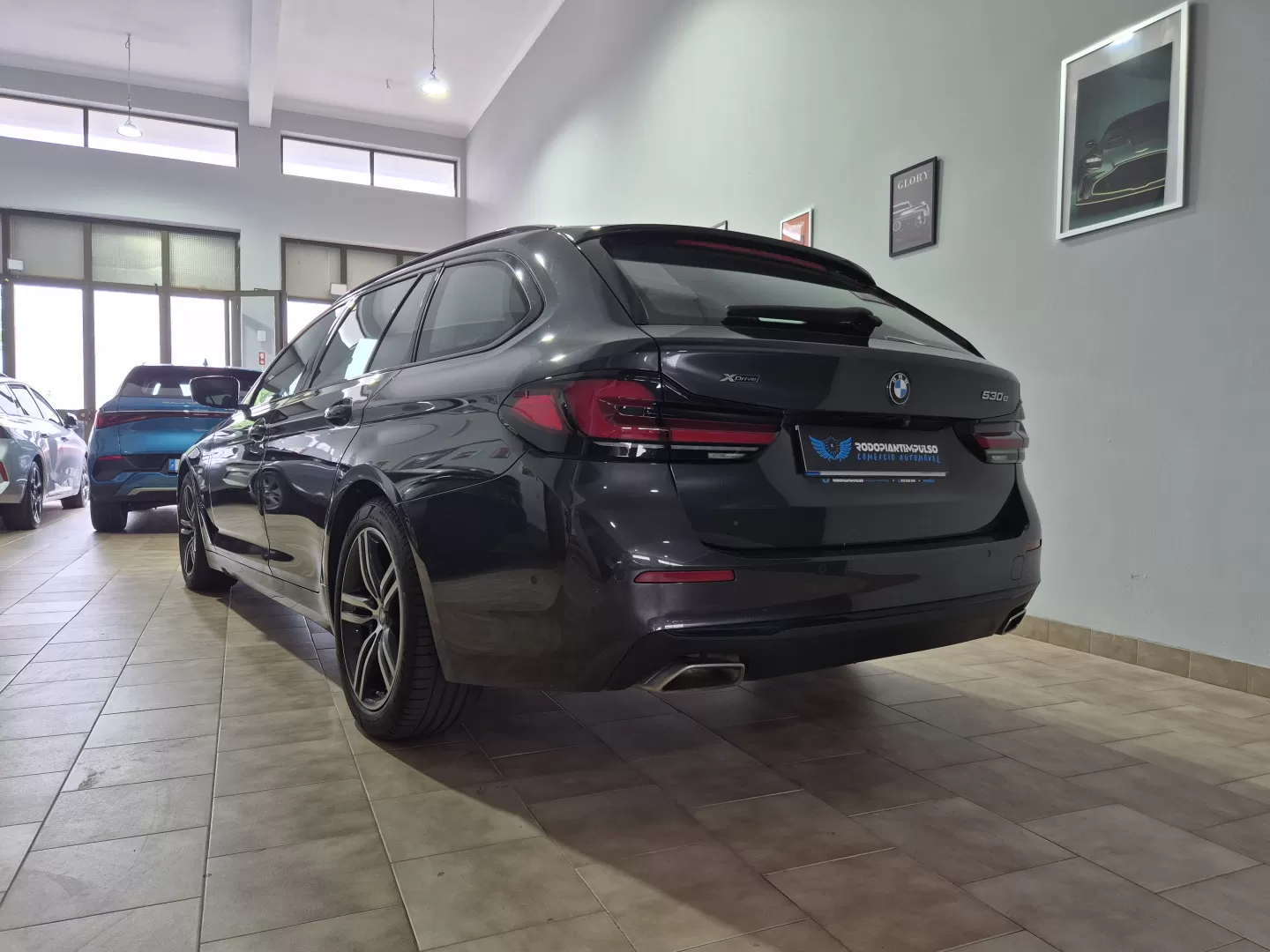 BMW 530e e xDrive Pack Desportivo M - foto 5
