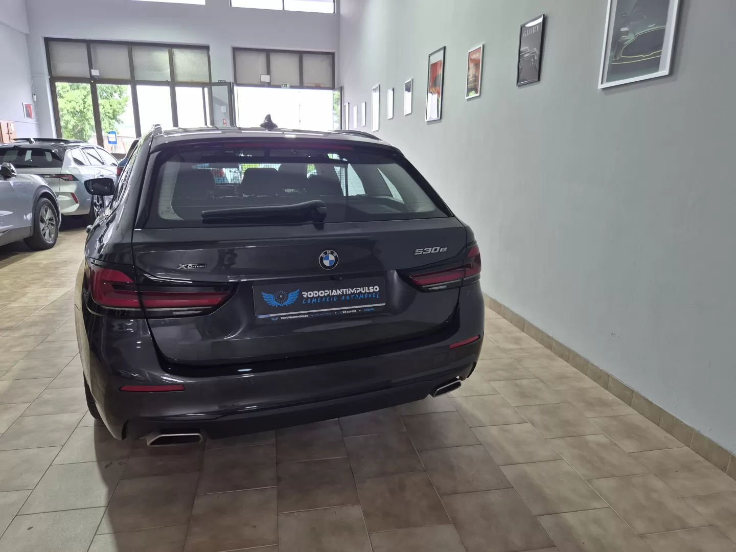 BMW 530e e xDrive Pack Desportivo M - foto 6