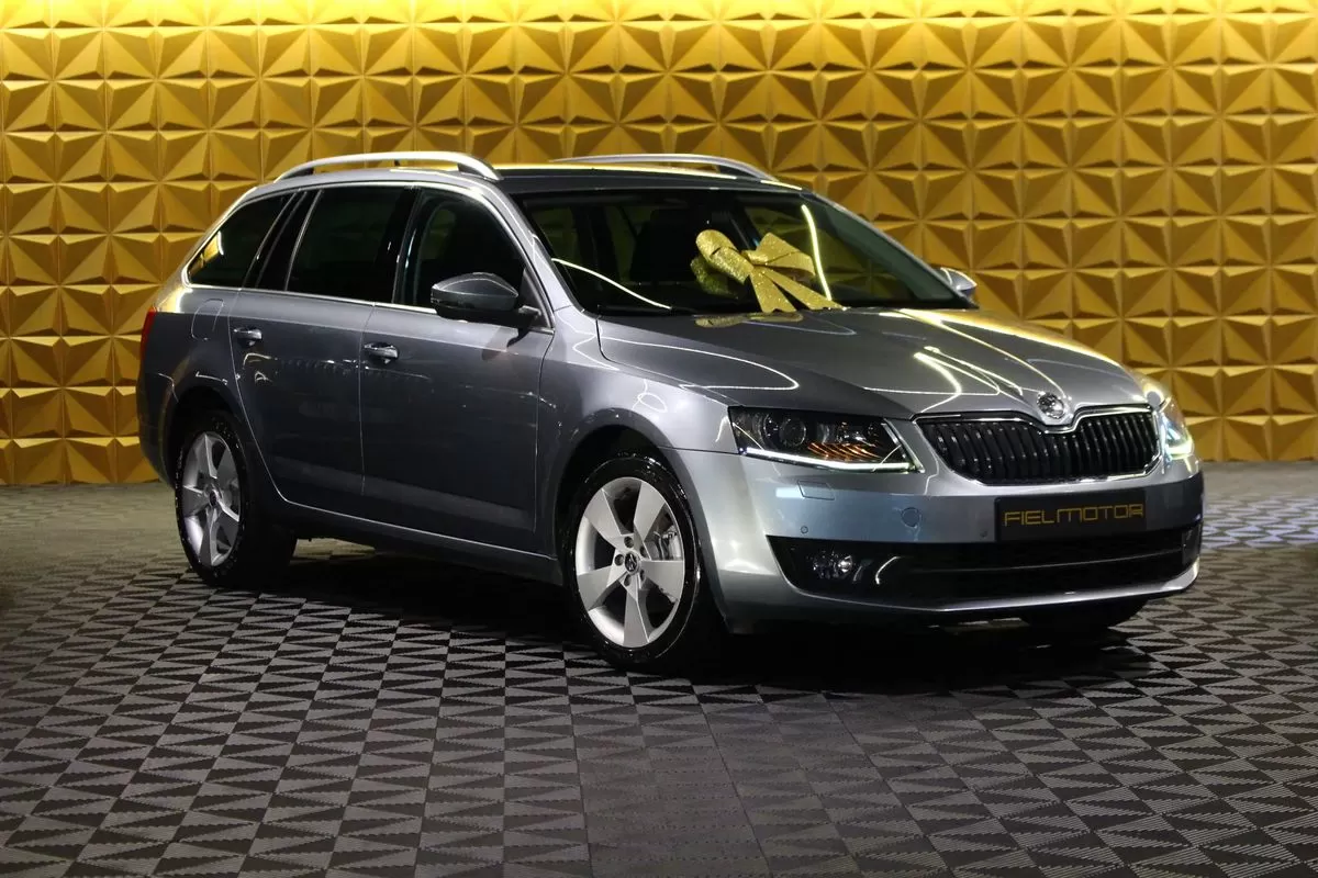 Skoda Octavia 1.6 TDI Sportline Pack - foto 5
