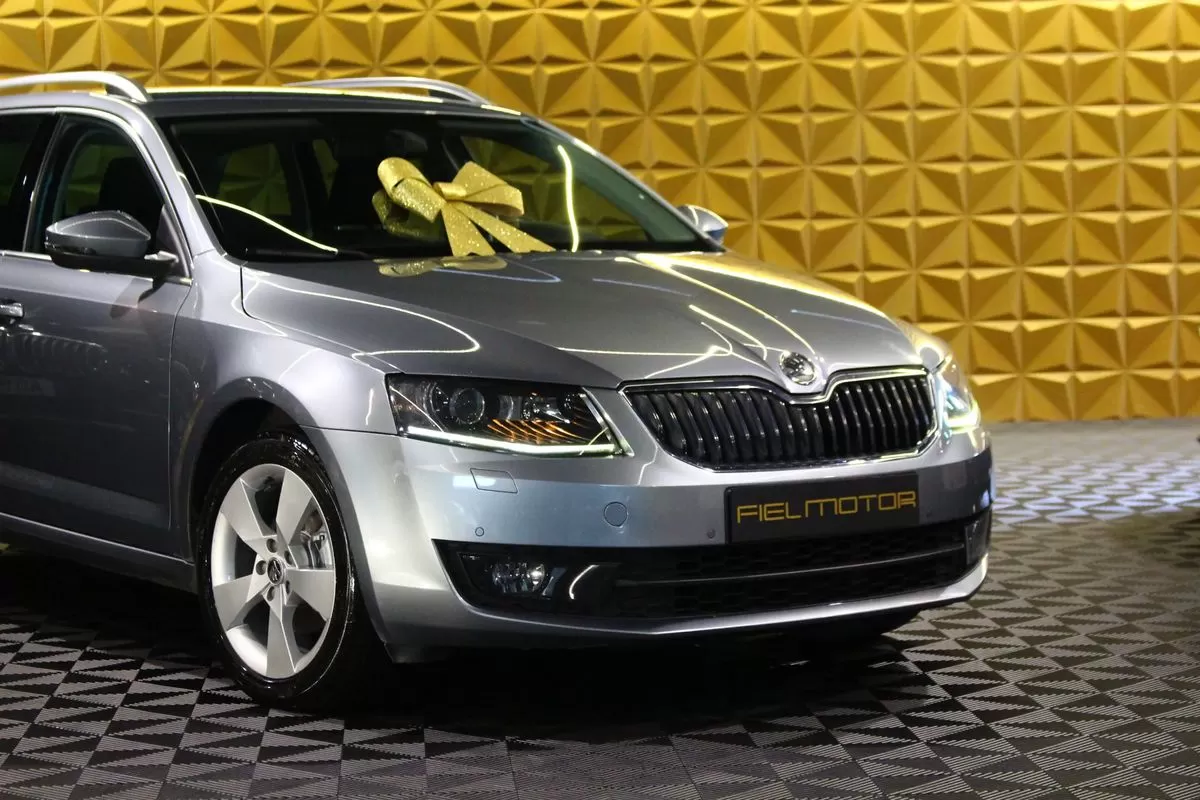 Skoda Octavia 1.6 TDI Sportline Pack - foto 6