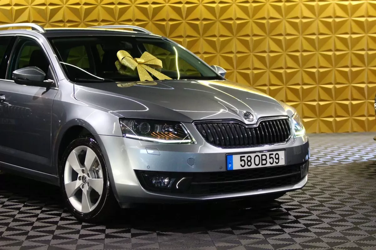 Skoda Octavia 1.6 TDI Sportline Pack - foto 7