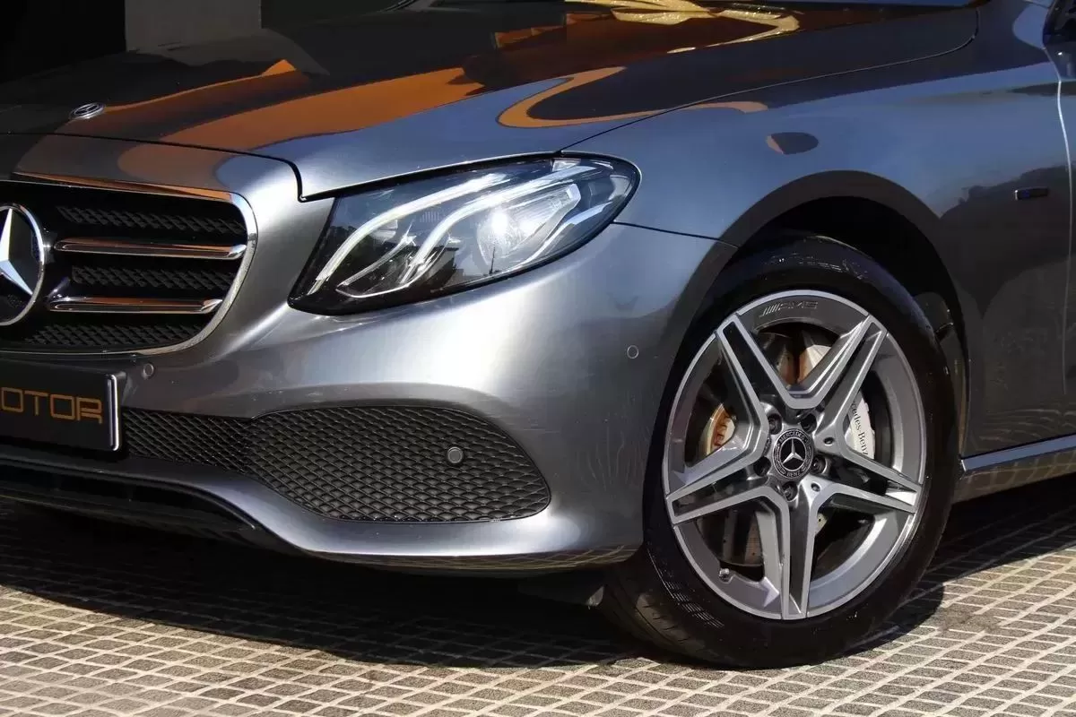 Mercedes-Benz E 300 de AMG Line - foto 2