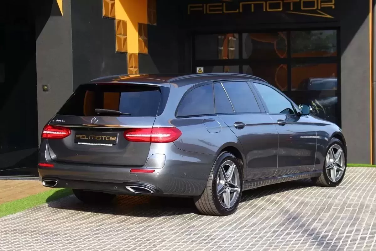 Mercedes-Benz E 300 de AMG Line - foto 7