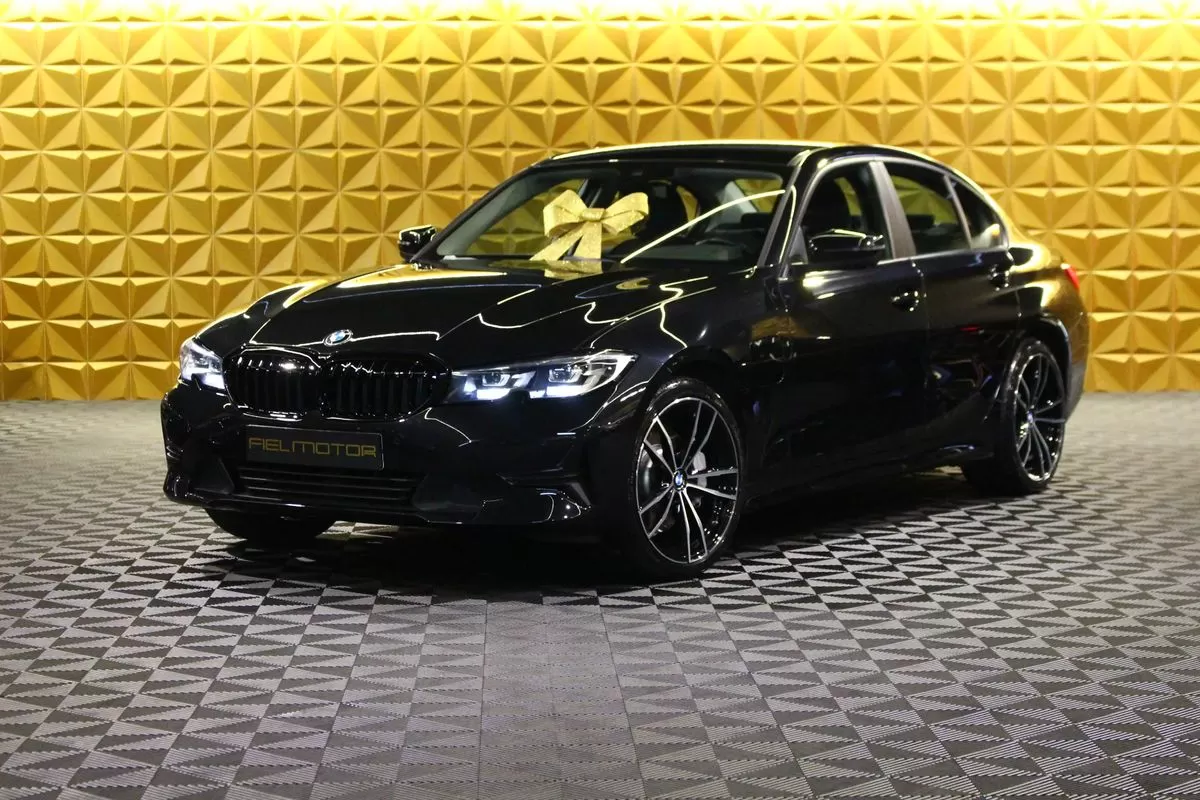 BMW 330 e Line Luxury Auto