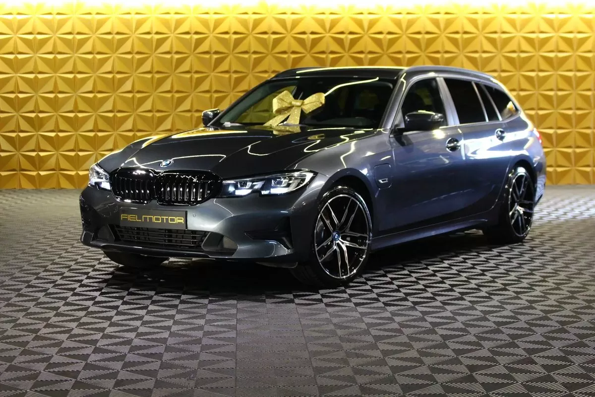BMW 320 e Line Sport Auto