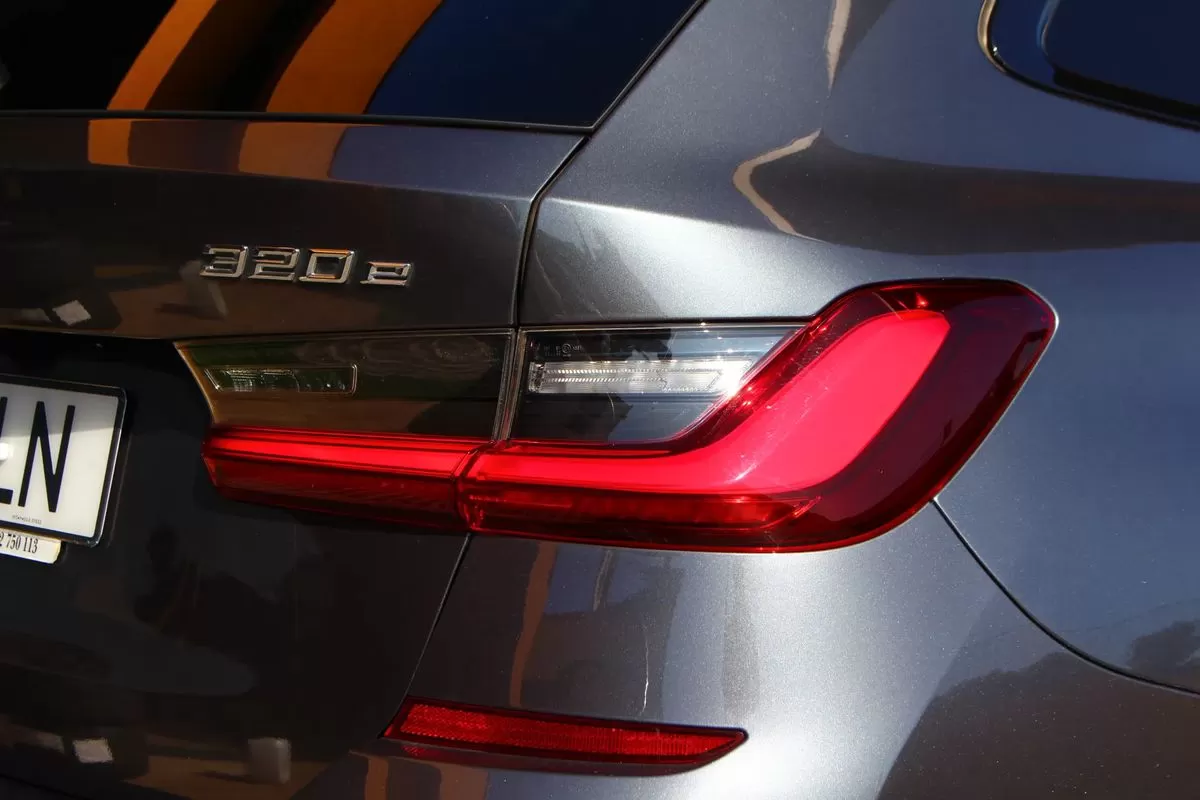 BMW 320 - foto 8