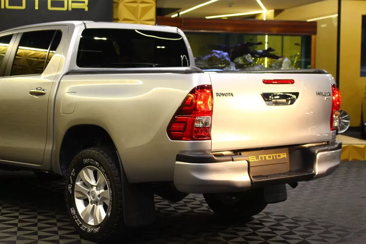 Toyota Hilux  2 4 D  4d 4wd Tracker - foto 8