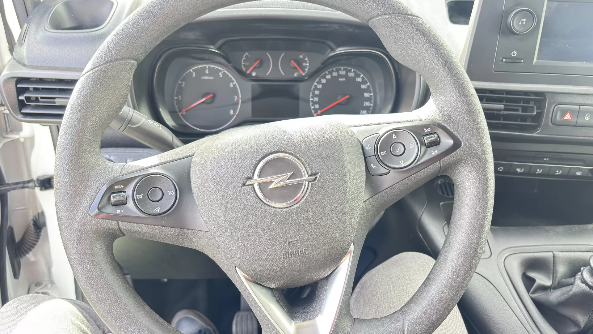 Opel  Combo - foto 8