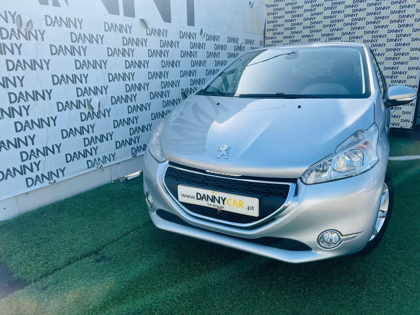 Peugeot 208 1.4 HDi Allure - foto 2