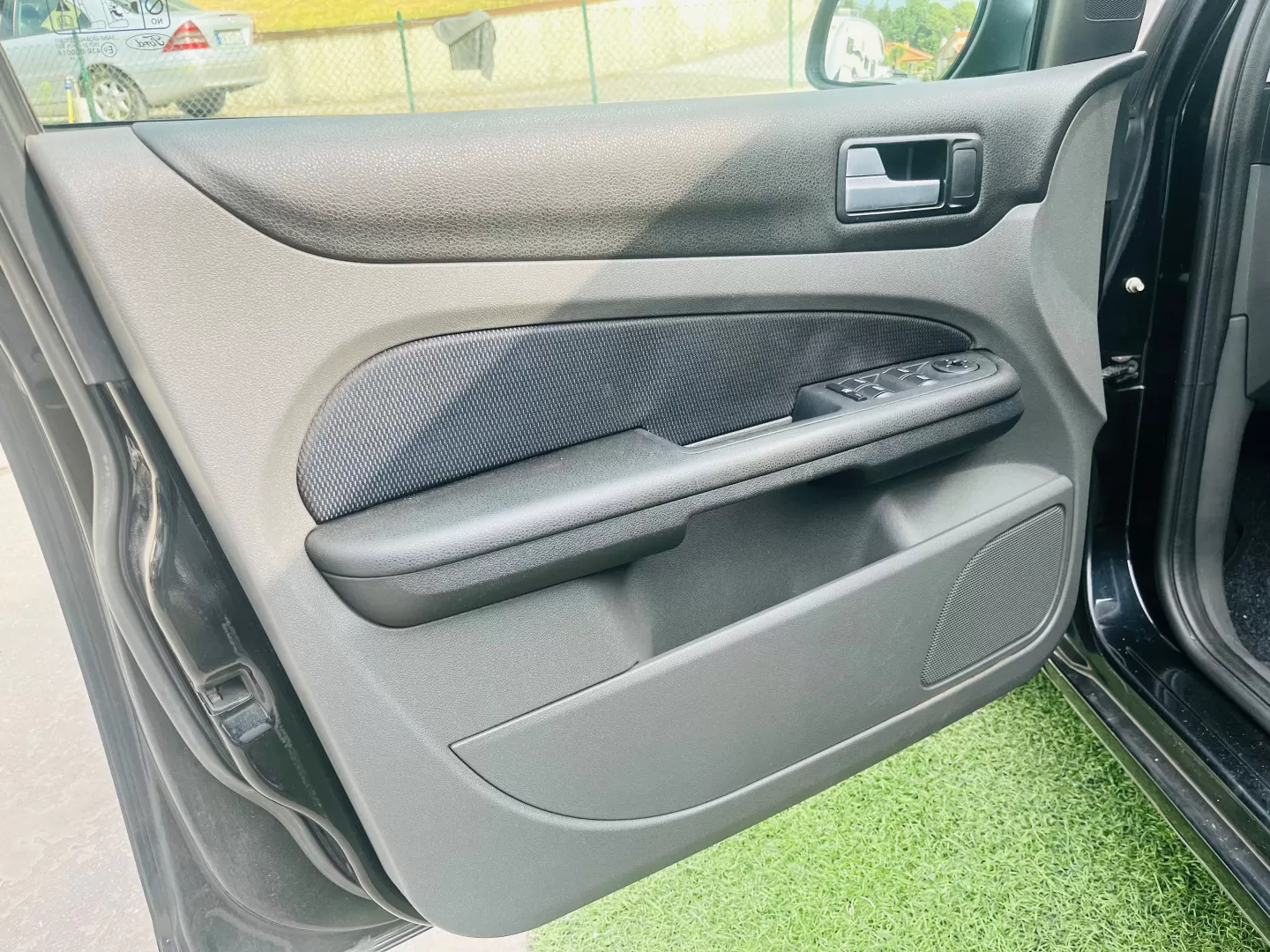 Ford Focus 1.6 TDCi Titanium - foto 8