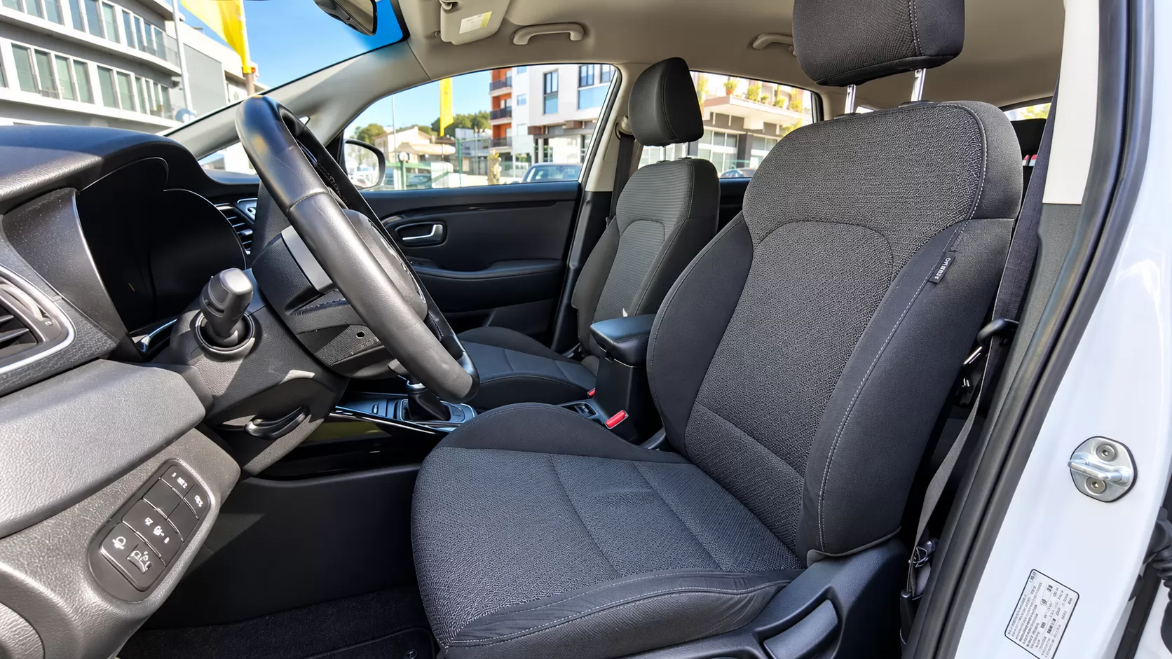 Kia Carens 1.7 CRDi ISG TX 7DCT - foto 6