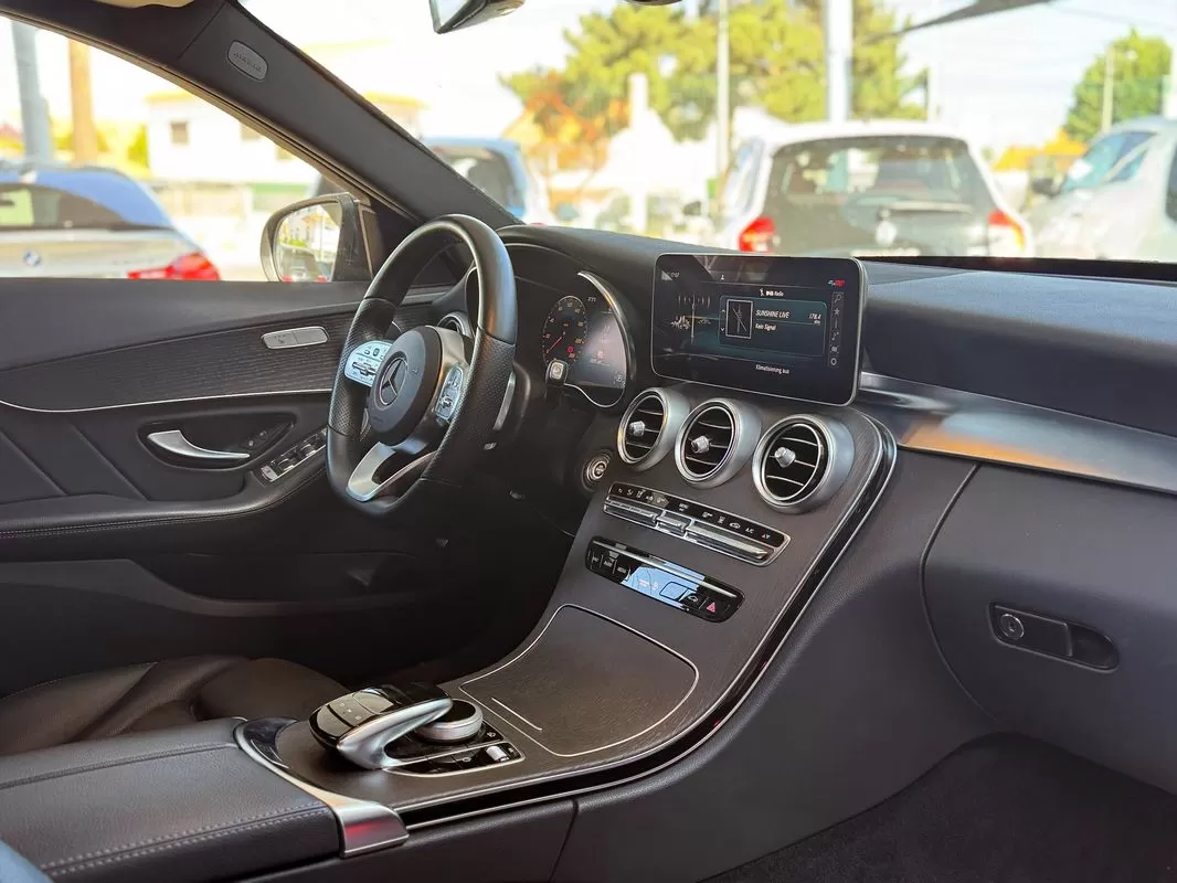 Mercedes-Benz C 300 de AMG Line - foto 3