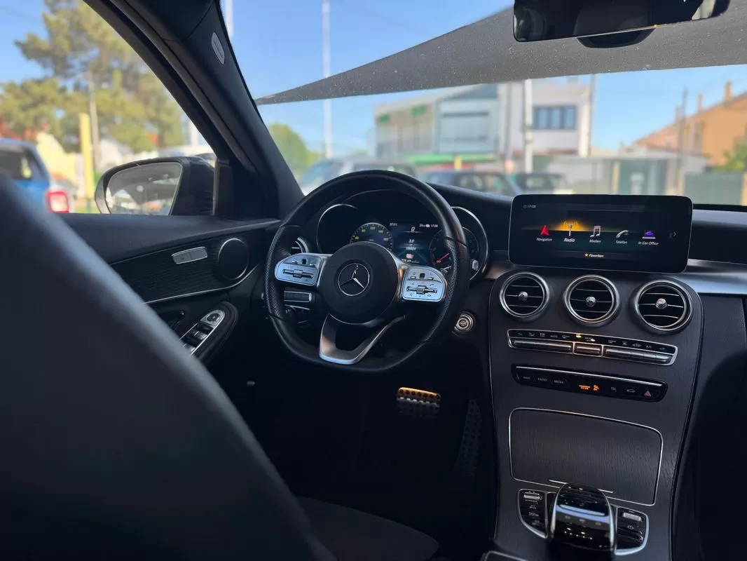 Mercedes-Benz C 300 de AMG Line - foto 7