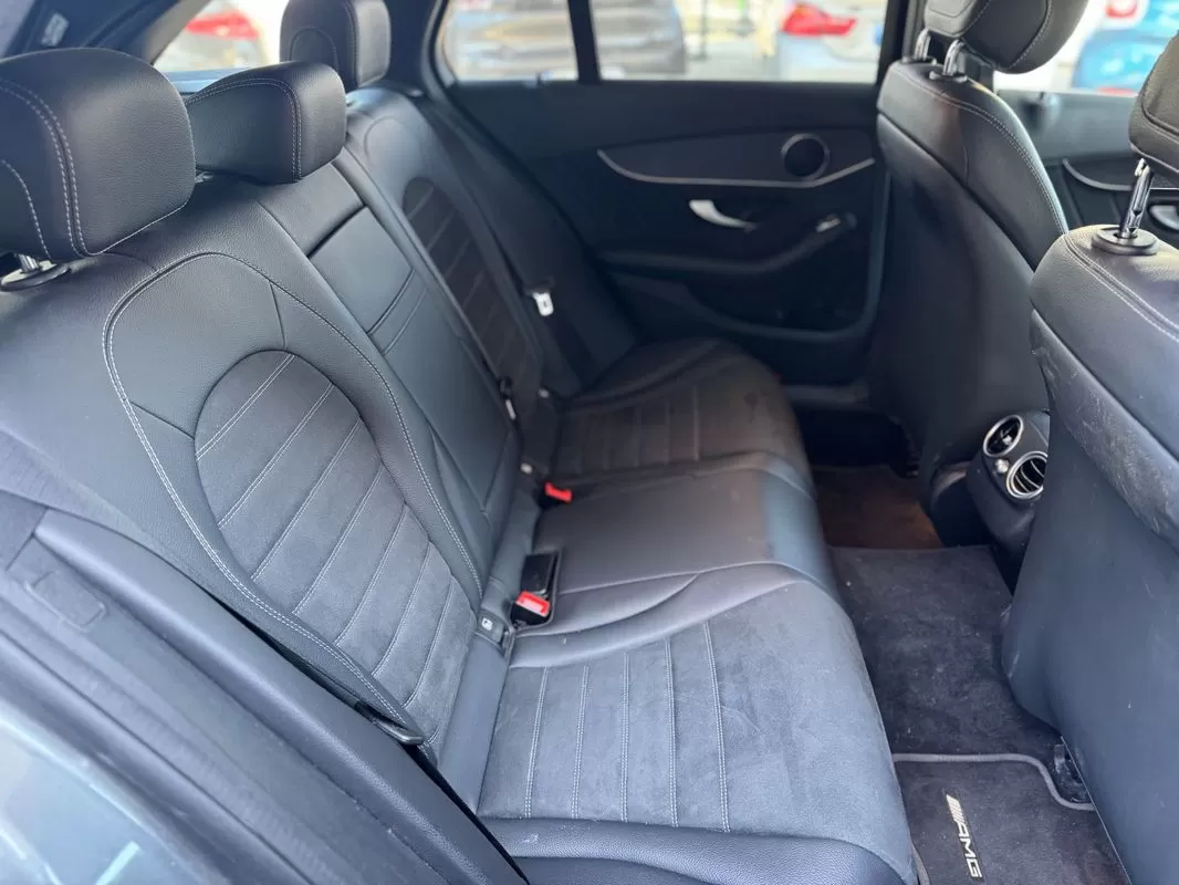 Mercedes-Benz C 300 de AMG Line - foto 8