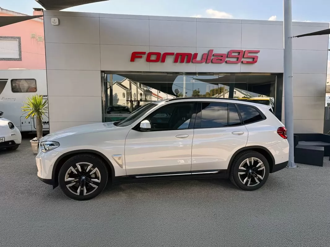 BMW iX3 Inspiring - foto 4