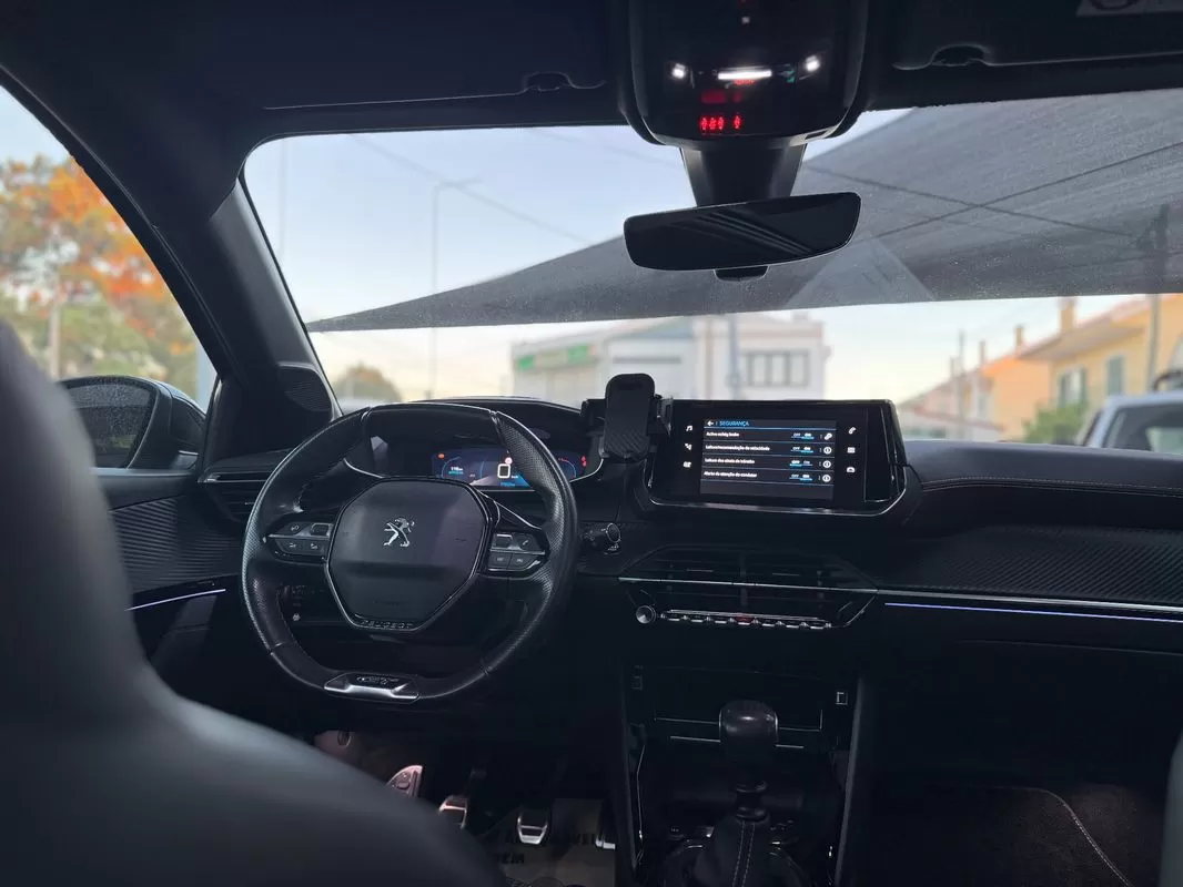 Peugeot 208 1.2 PureTech GT Line - foto 5