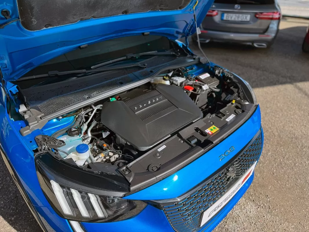 Peugeot e-208  Elektromotor 136 Gt - foto 8