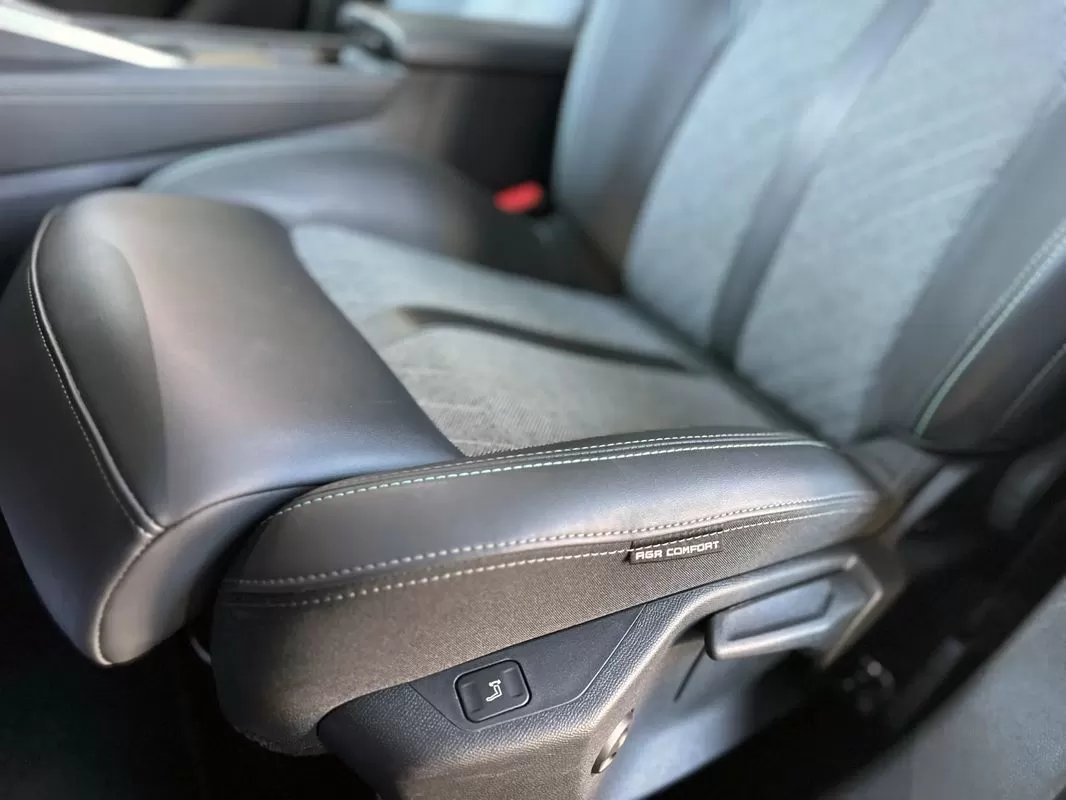 Peugeot 408 1.2 PureTech Allure Pack EAT8 - foto 5