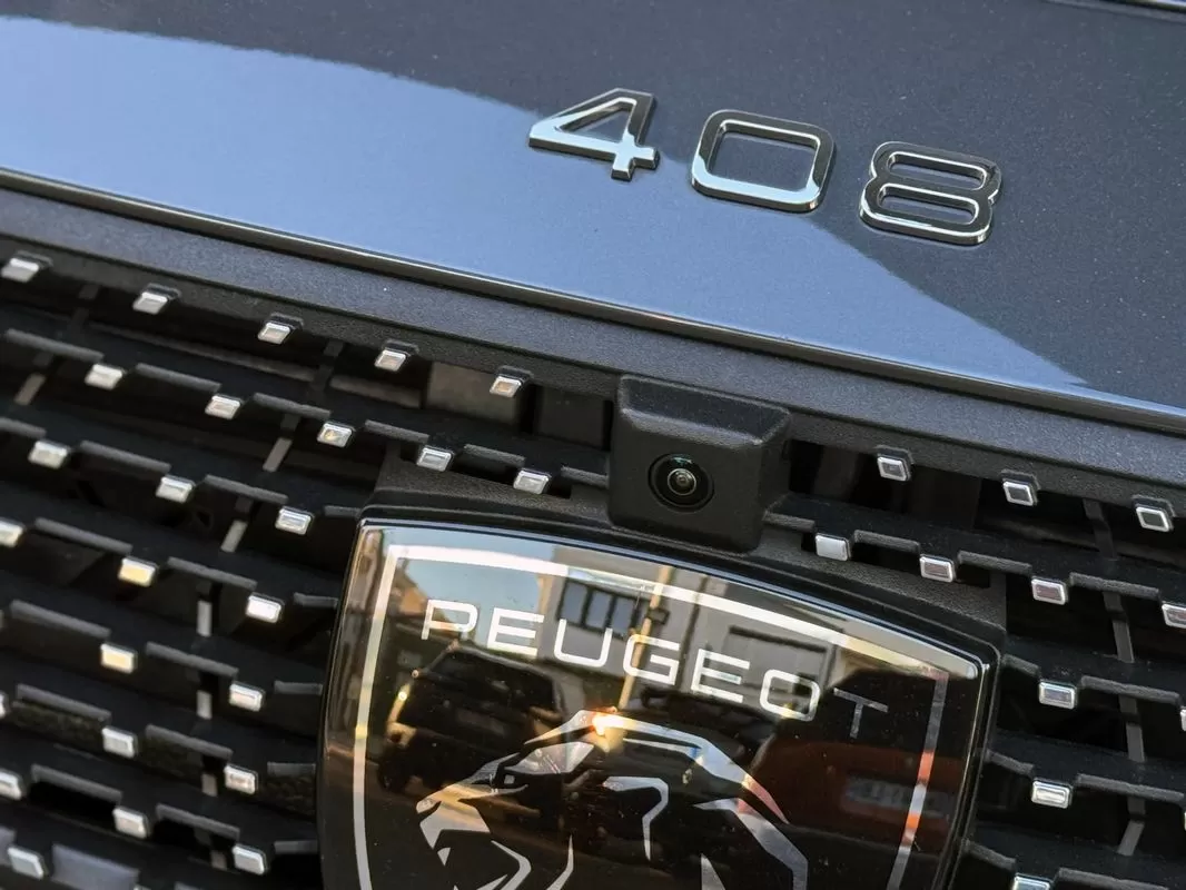 Peugeot 408 1.2 PureTech Allure Pack EAT8 - foto 8