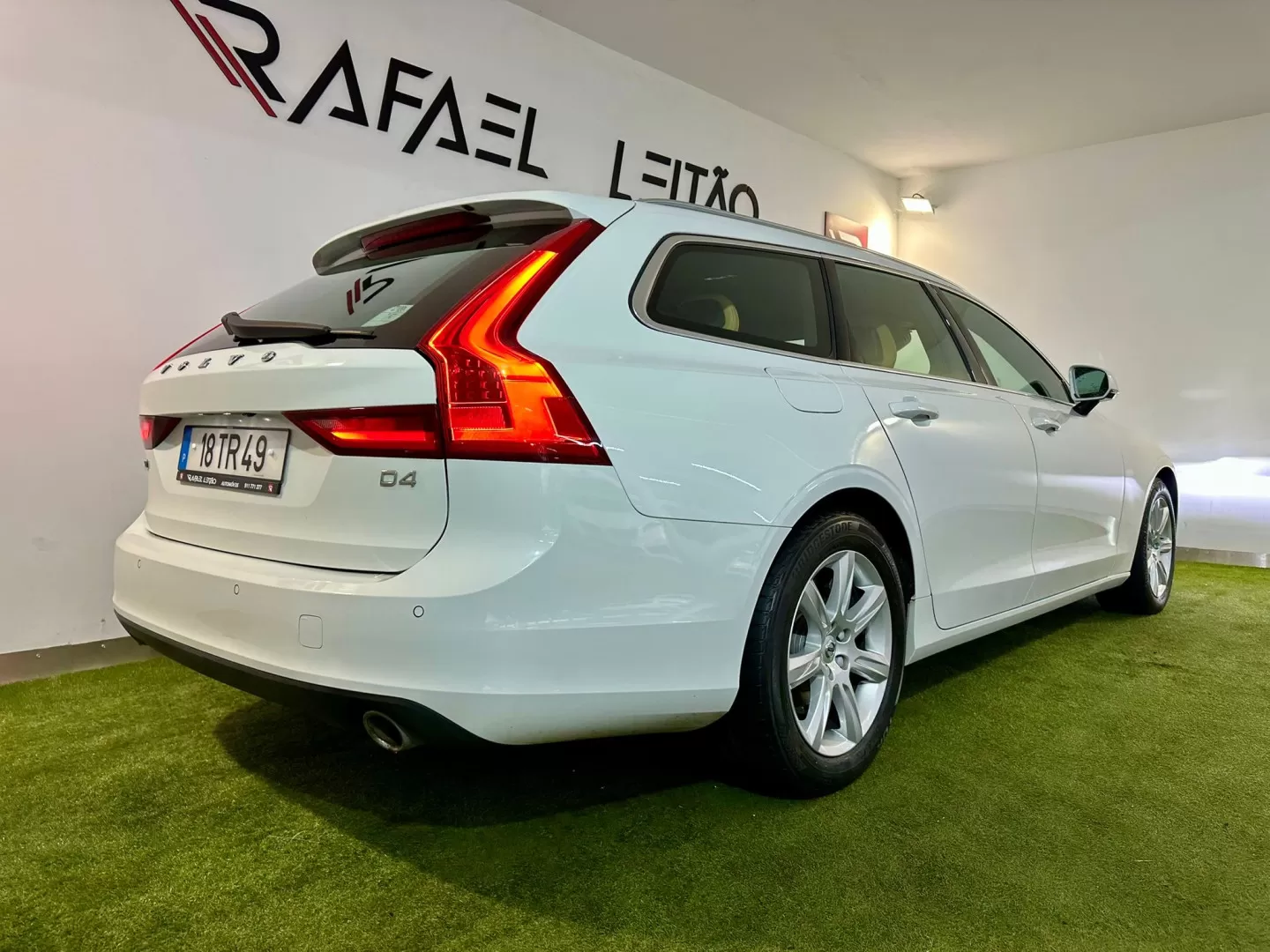 Volvo V90 2.0 D4 Momentum Geartronic - foto 7