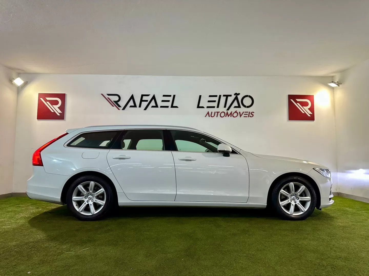 Volvo V90 2.0 D4 Momentum Geartronic - foto 6