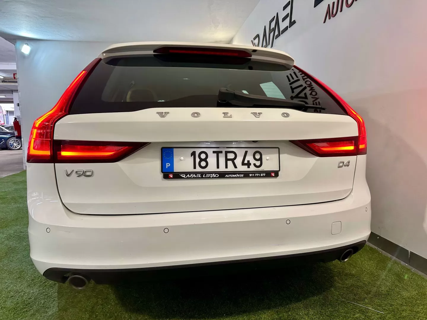 Volvo V90 2.0 D4 Momentum Geartronic - foto 8