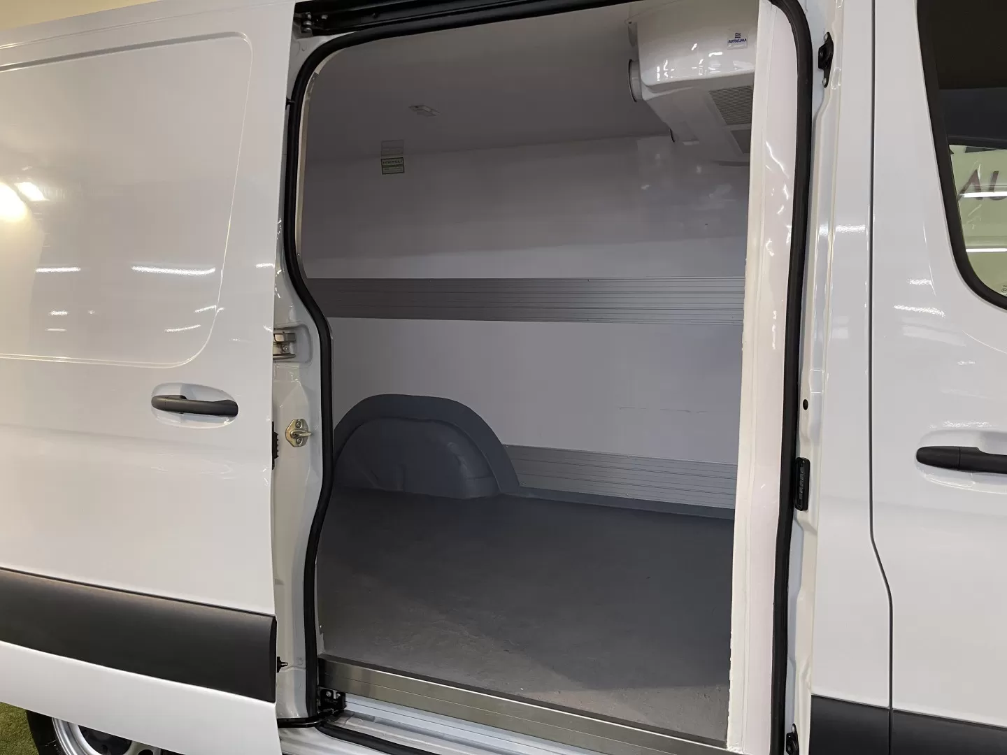 Mercedes-Benz Sprinter Sprinter 211 CDi Pro Frigorífica - foto 7