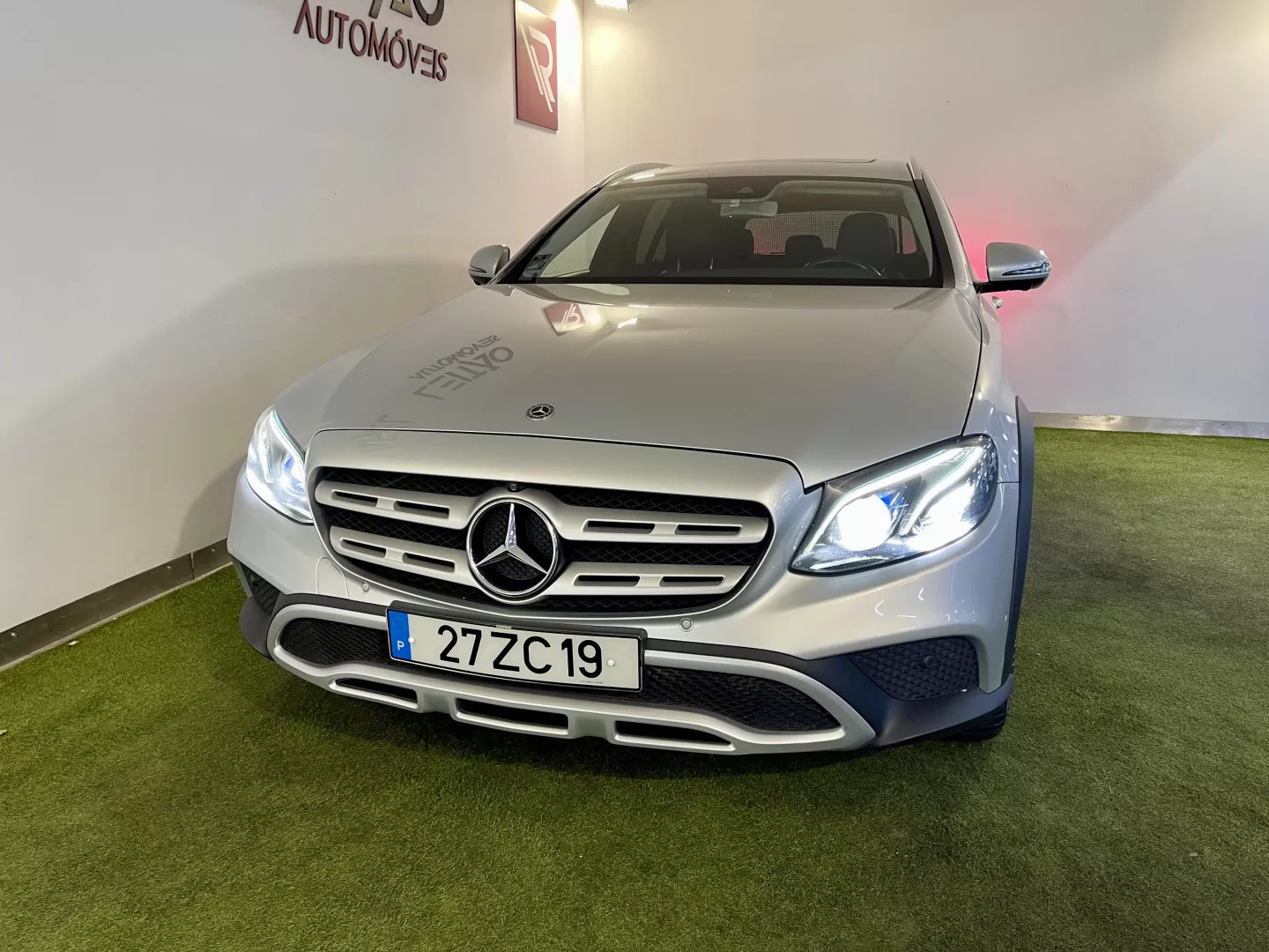 Mercedes-Benz E 220 d 4-Matic All Terrain Avantgarde - foto 5
