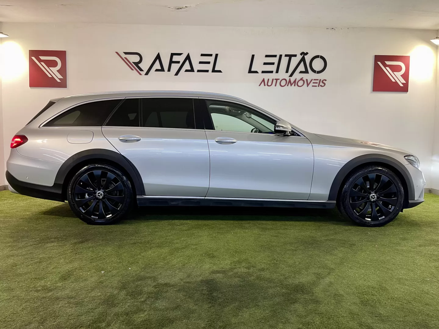Mercedes-Benz E 220 d 4-Matic All Terrain Avantgarde - foto 6