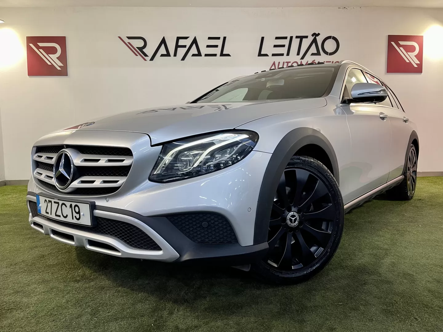 Mercedes-Benz E 220 d 4-Matic All Terrain Avantgarde - foto 2