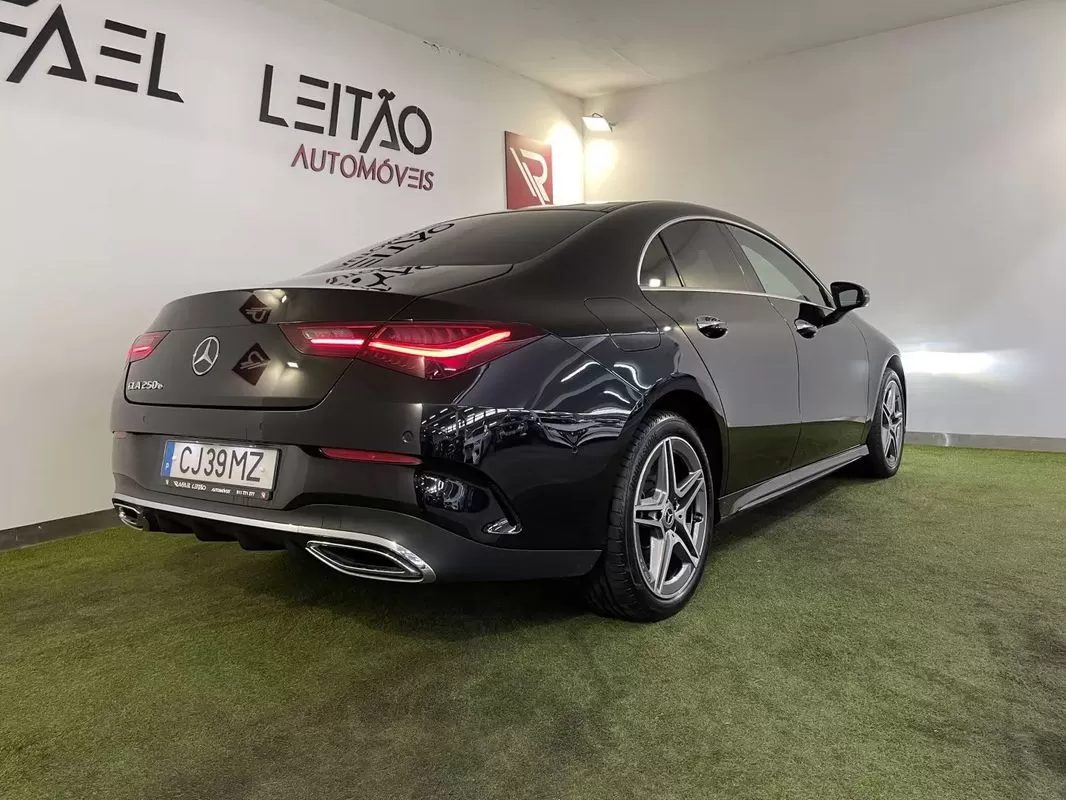 Mercedes-Benz CLA 250 e AMG Line - foto 7