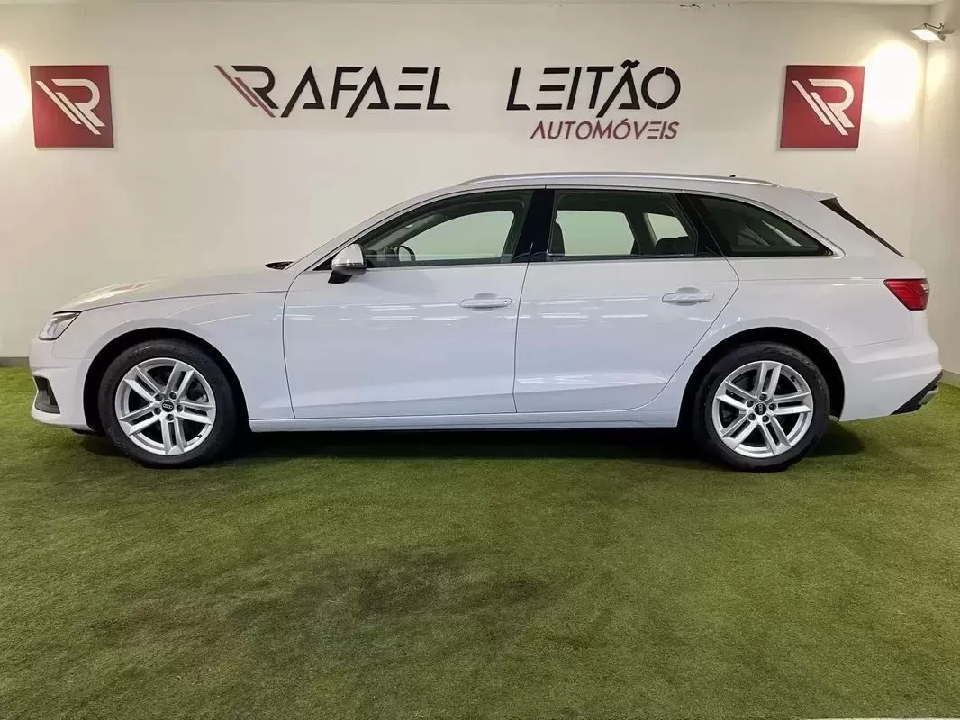 Audi A4 Avant 30 TDI S tronic - foto 4