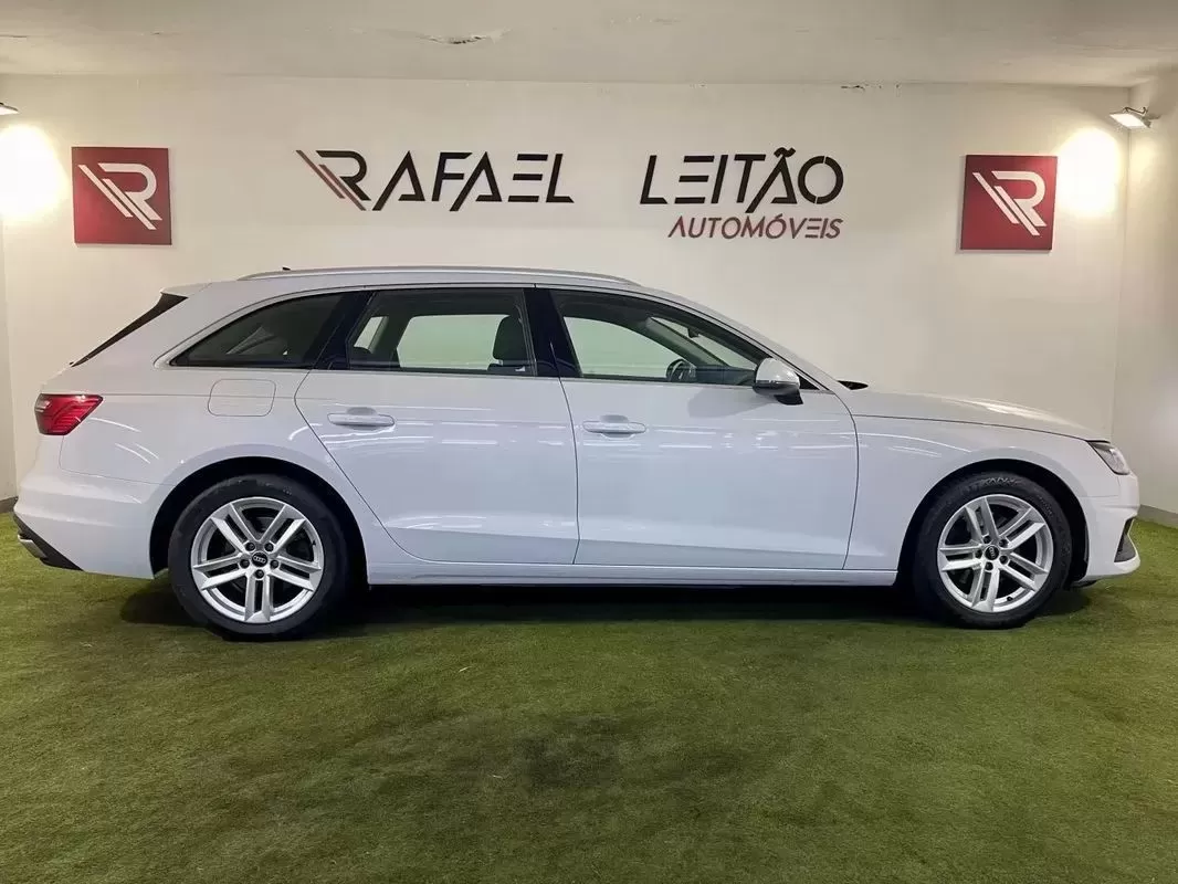 Audi A4 Avant 30 TDI S tronic - foto 8