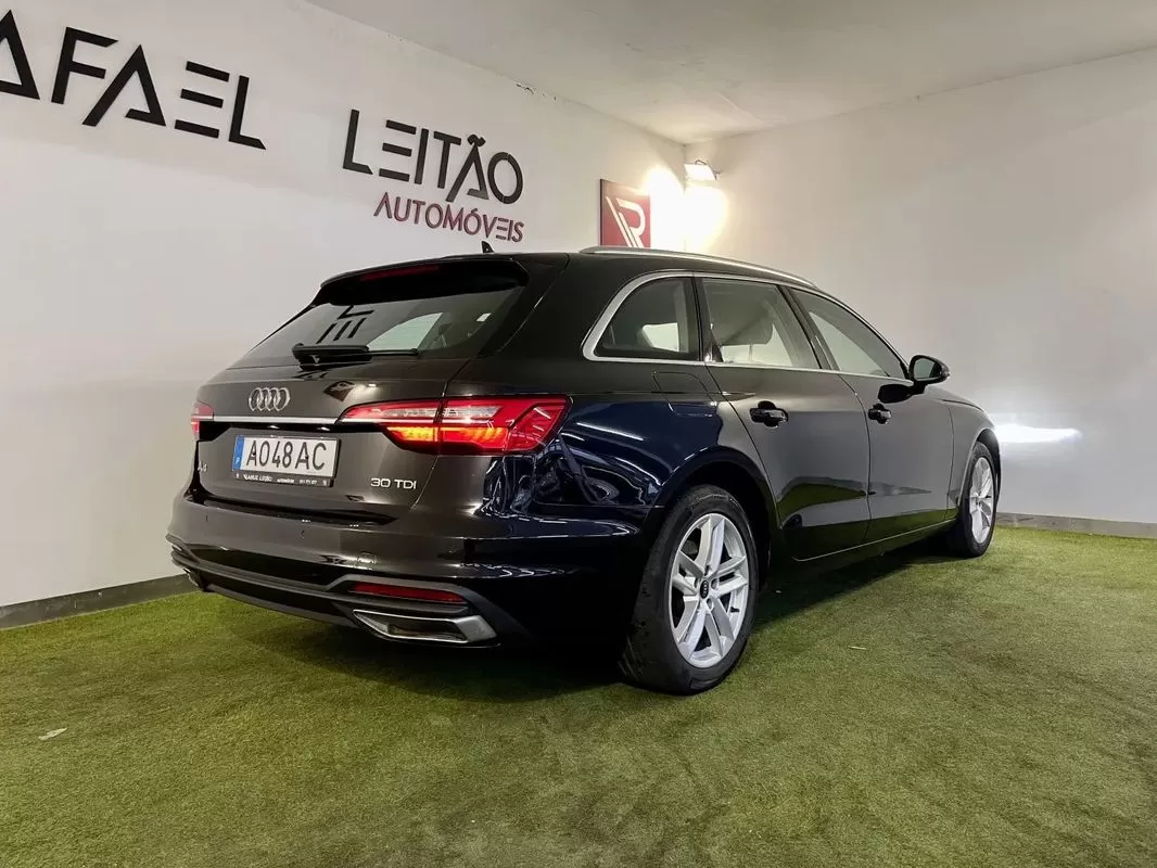Audi A4 Avant 30 TDI S tronic - foto 7