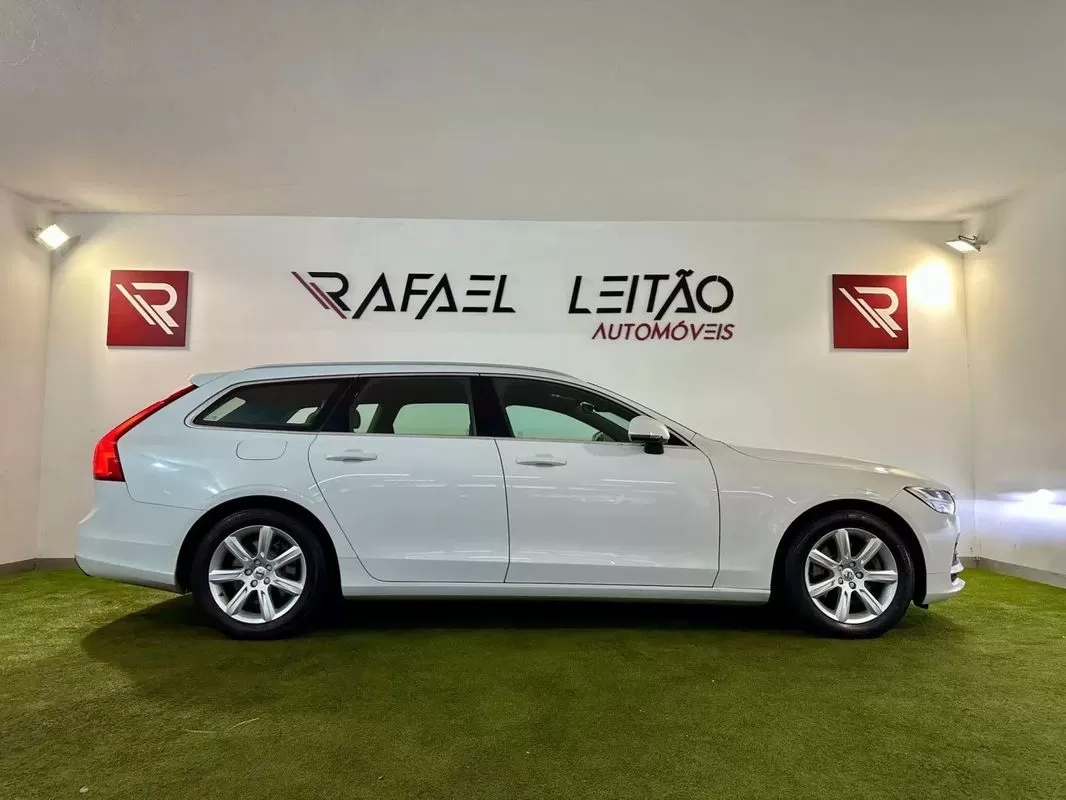 Volvo V90 2.0 D4 Momentum Geartronic - foto 6