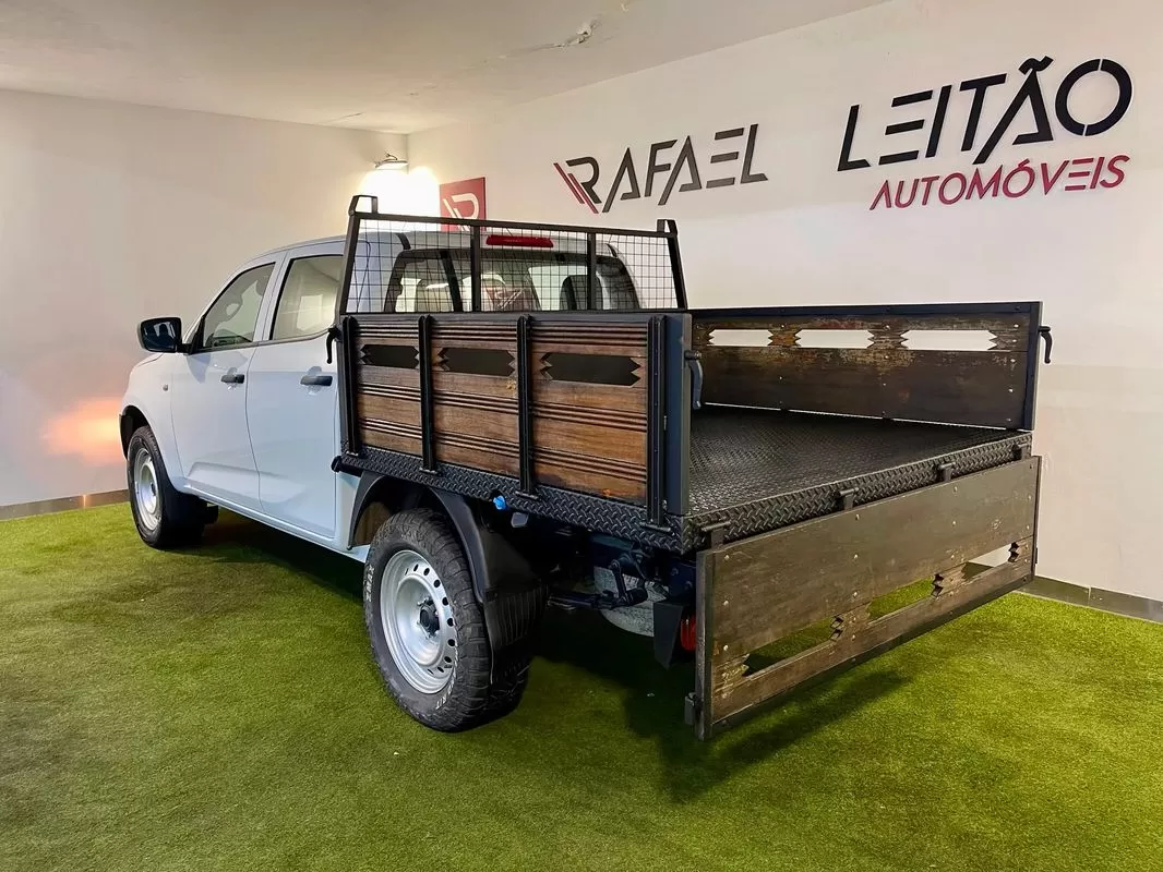 Isuzu  D-Max 1.9 DDi 4WD 5 Lugares - foto 3