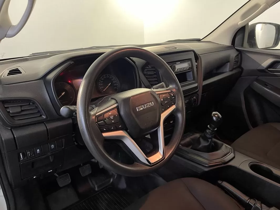 Isuzu  D-Max 1.9 DDi 4WD 5 Lugares - foto 7