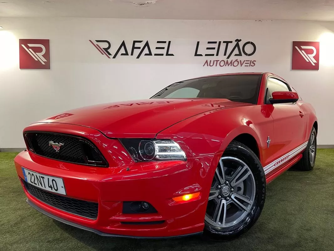 Ford Mustang - foto 2