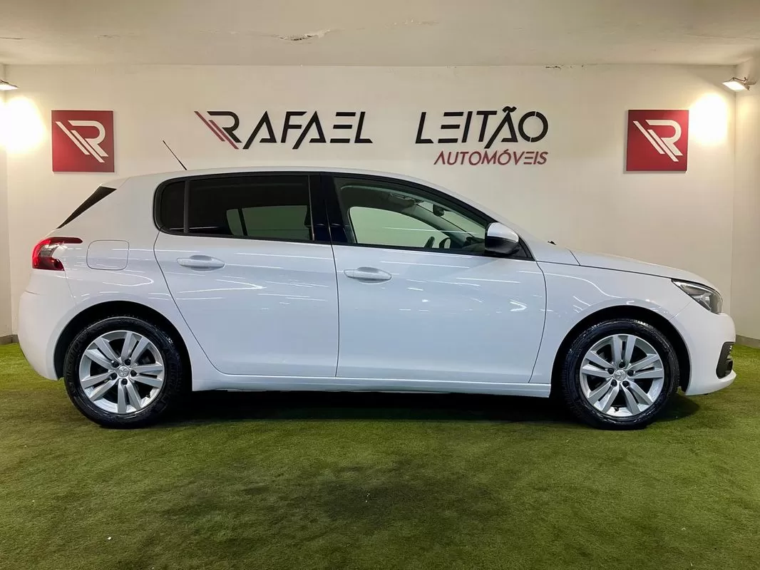 Peugeot 308 1.2 PureTech Style - foto 5