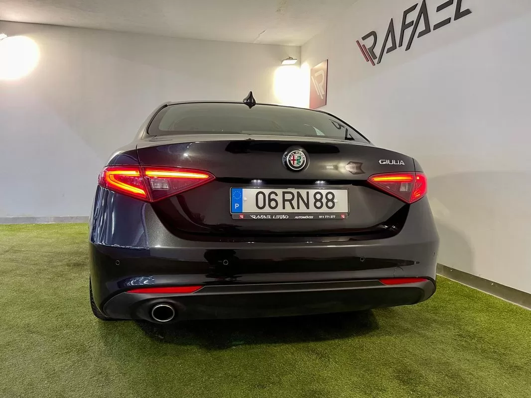 Alfa Romeo Giulia 2.2 D - foto 8