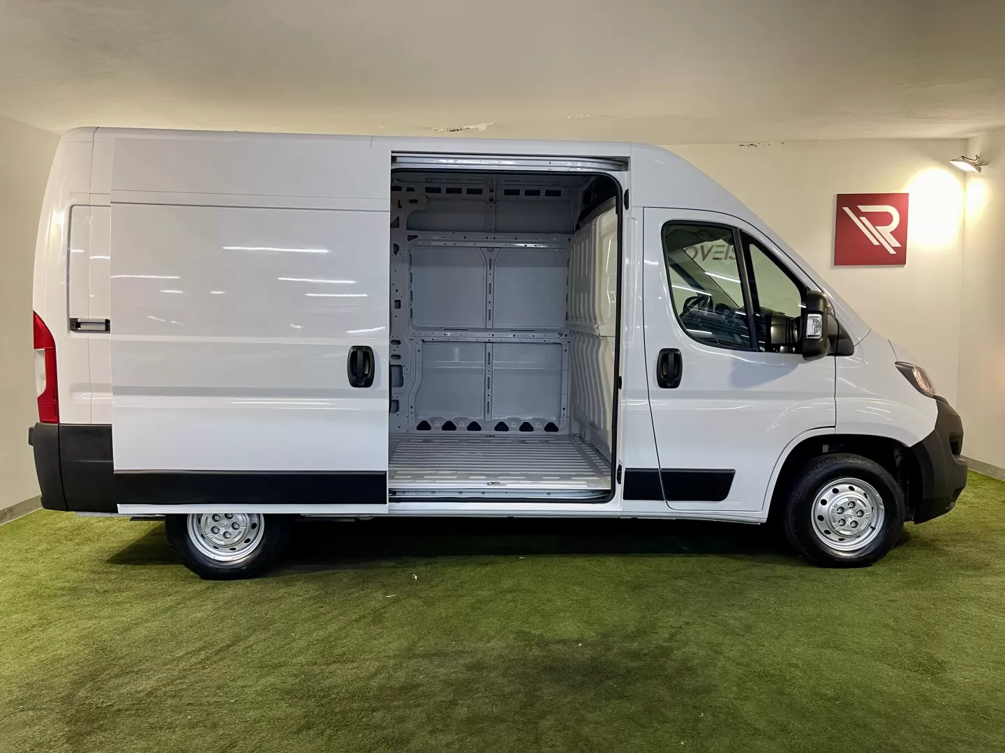 Peugeot  2.2 BlueHDi 335 L2 CD - foto 5