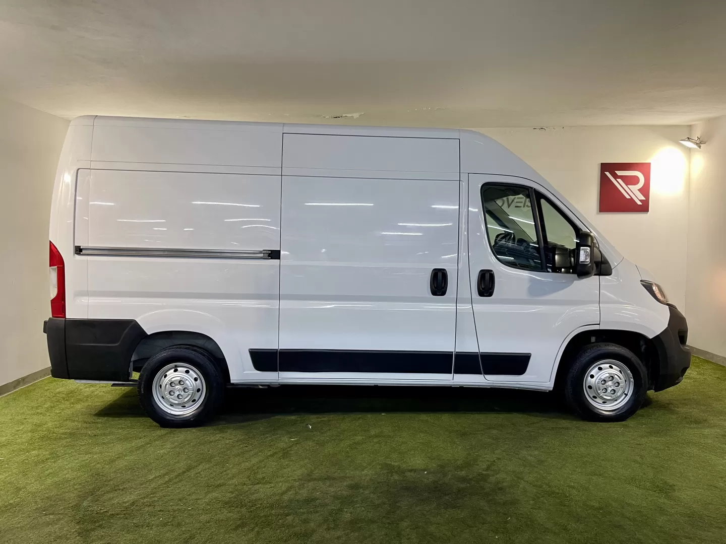 Peugeot  2.2 BlueHDi 335 L2 CD - foto 6