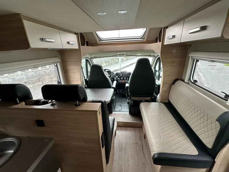Weinsberg  Carasuite 650MF 2.3 *Chuveiro Separado* - foto 3
